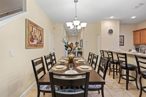 Adosado en venta en Kissimmee, Florida, 5 dormitorios, 188.03 m2 № 2097230 - foto 6