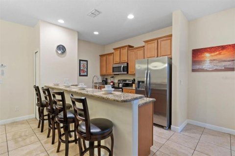 Adosado en venta en Kissimmee, Florida, 5 dormitorios, 188.03 m2 № 2097230 - foto 7