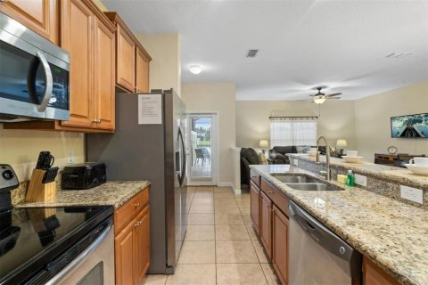 Adosado en venta en Kissimmee, Florida, 5 dormitorios, 188.03 m2 № 2097230 - foto 8