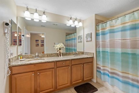 Adosado en venta en Kissimmee, Florida, 5 dormitorios, 188.03 m2 № 2097230 - foto 17