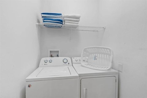 Adosado en venta en Kissimmee, Florida, 5 dormitorios, 188.03 m2 № 2097230 - foto 9