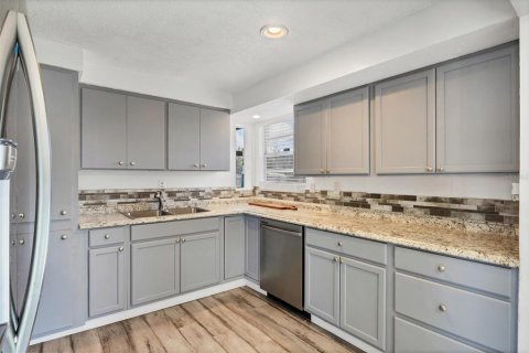 House in Venice, Florida 3 bedrooms, 103.86 sq.m. № 1735011 - photo 7