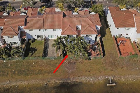 Townhouse in Miami, Florida 3 bedrooms, 155.89 sq.m. № 2027757 - photo 23