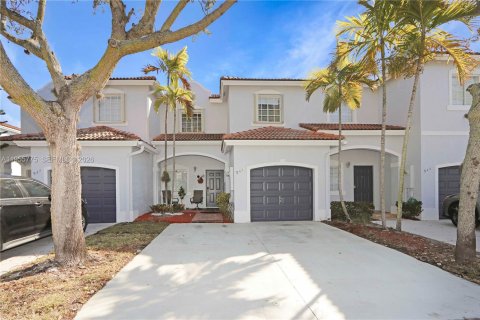 Townhouse in Miami, Florida 3 bedrooms, 155.89 sq.m. № 2027757