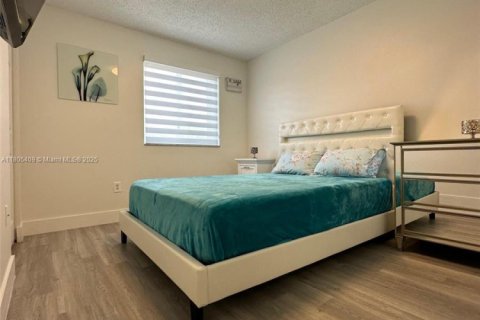 Townhouse in Homestead, Florida 3 bedrooms, 171.5 sq.m. № 1741390 - photo 15