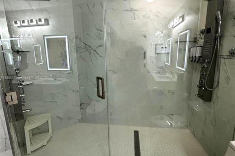 Townhouse in Homestead, Florida 3 bedrooms, 171.5 sq.m. № 1741390 - photo 24