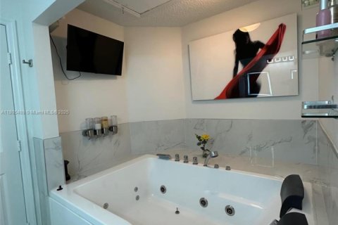 Townhouse in Homestead, Florida 3 bedrooms, 171.5 sq.m. № 1741390 - photo 25