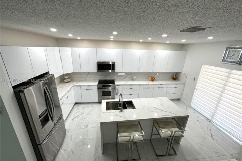 Townhouse in Homestead, Florida 3 bedrooms, 171.5 sq.m. № 1741390 - photo 5