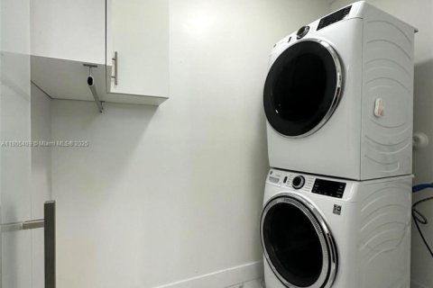Townhouse in Homestead, Florida 3 bedrooms, 171.5 sq.m. № 1741390 - photo 30