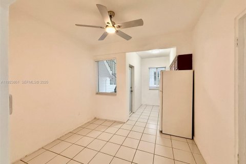 Apartment in Miami Beach, Florida 46.45 sq.m. № 1982153 - photo 9