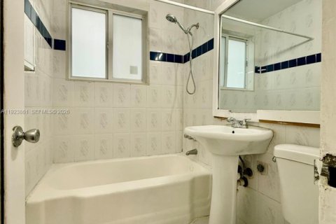 Apartment in Miami Beach, Florida 46.45 sq.m. № 1982153 - photo 15