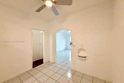 Apartment in Miami Beach, Florida 46.45 sq.m. № 1982153 - photo 11