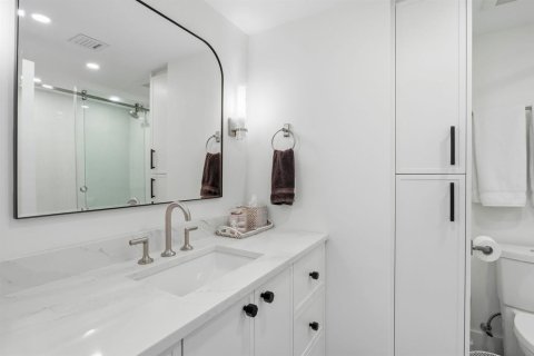 Condo in Delray Beach, Florida, 2 bedrooms  № 2392681 - photo 24