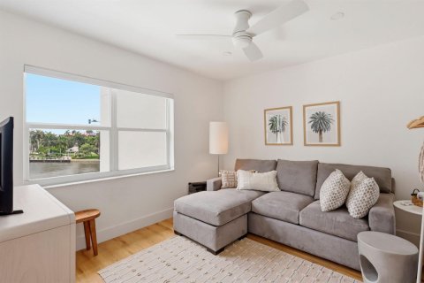 Condo in Delray Beach, Florida, 2 bedrooms  № 2392681 - photo 14