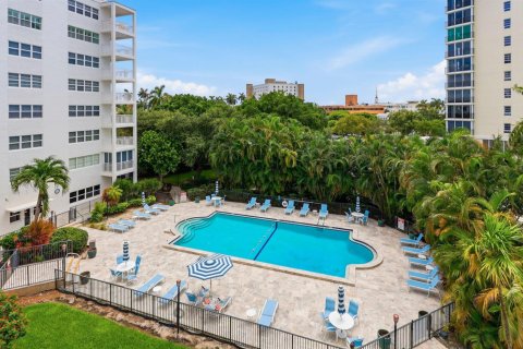 Condo in Delray Beach, Florida, 2 bedrooms  № 2392681 - photo 3