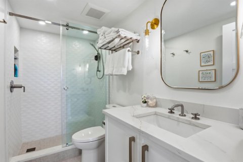 Condo in Delray Beach, Florida, 2 bedrooms  № 2392681 - photo 29