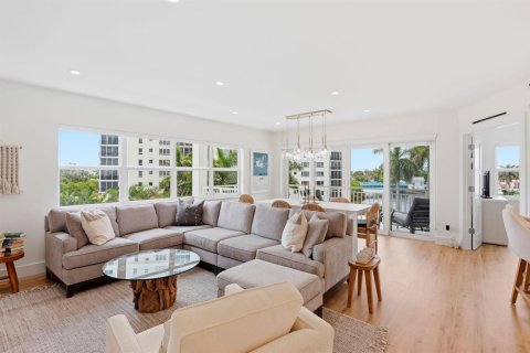 Condo in Delray Beach, Florida, 2 bedrooms  № 2392681 - photo 11