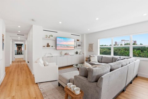 Condo in Delray Beach, Florida, 2 bedrooms  № 2392681 - photo 13