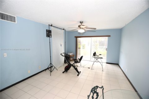 Copropriété à vendre à Fort Lauderdale, Floride: 1 chambre, 70.23 m2 № 1942344 - photo 2