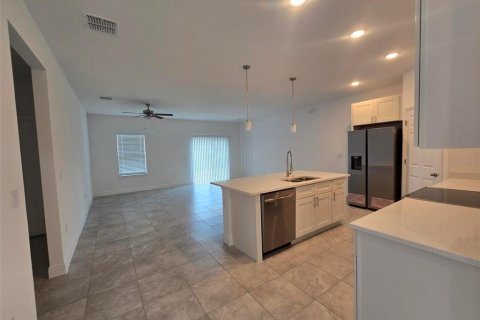 House in Ocala, Florida 4 bedrooms, 0.02 sq.m. № 2196052 - photo 4