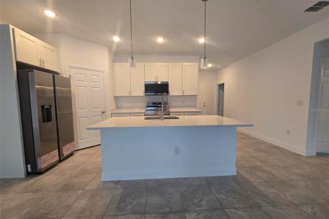 House in Ocala, Florida 4 bedrooms, 0.02 sq.m. № 2196052 - photo 8