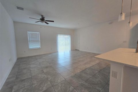 House in Ocala, Florida 4 bedrooms, 0.02 sq.m. № 2196052 - photo 9