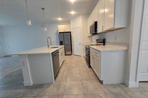 House in Ocala, Florida 4 bedrooms, 0.02 sq.m. № 2196052 - photo 6
