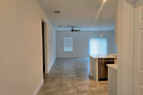 House in Ocala, Florida 4 bedrooms, 0.02 sq.m. № 2196052 - photo 3