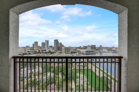 Condominio en venta en Tampa, Florida, 2 dormitorios, 108.7 m2 № 2156651 - foto 3