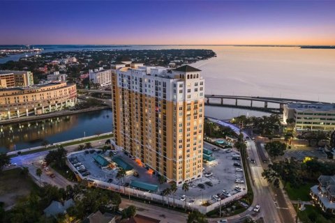 Condominio en Tampa, Florida, 2 dormitorios  № 2156651