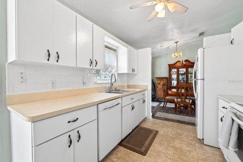Villa ou maison à vendre à Ocala, Floride: 2 chambres, 116.87 m2 № 2117654 - photo 11