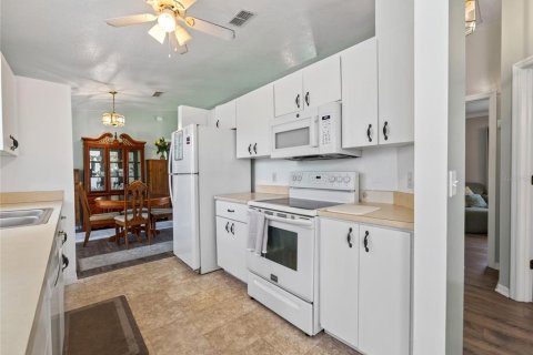 Villa ou maison à vendre à Ocala, Floride: 2 chambres, 116.87 m2 № 2117654 - photo 12