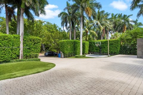 House in Golden Beach, Florida 4 bedrooms, 511.89 sq.m. № 1882234 - photo 8