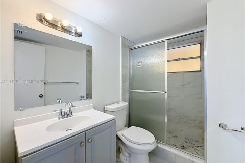 Condominio en venta en North Miami Beach, Florida, 2 dormitorios, 108.32 m2 № 2076662 - foto 17