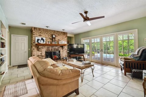House in Riverview, Florida 5 bedrooms, 383.69 sq.m. № 1919734 - photo 4