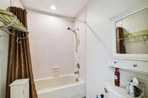 Casa en venta en Riverview, Florida, 5 dormitorios, 383.69 m2 № 1919734 - foto 18