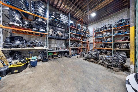 Propiedad comercial en venta en Opa-locka, Florida № 2019259 - foto 13