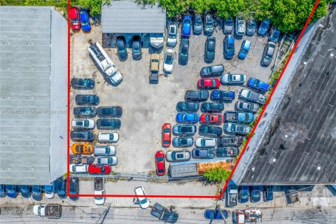 Propiedad comercial en venta en Opa-locka, Florida № 2019259 - foto 4