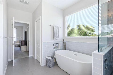 Casa en venta en Sarasota, Florida, 5 dormitorios, 363.43 m2 № 2069727 - foto 24