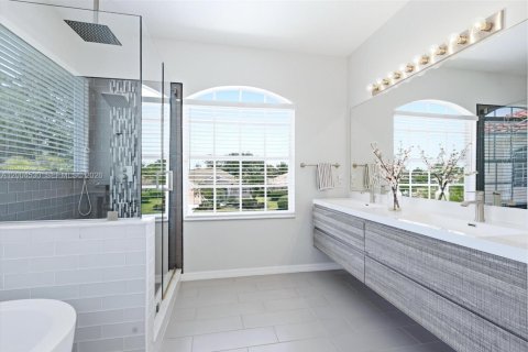 Casa en venta en Sarasota, Florida, 5 dormitorios, 363.43 m2 № 2069727 - foto 23