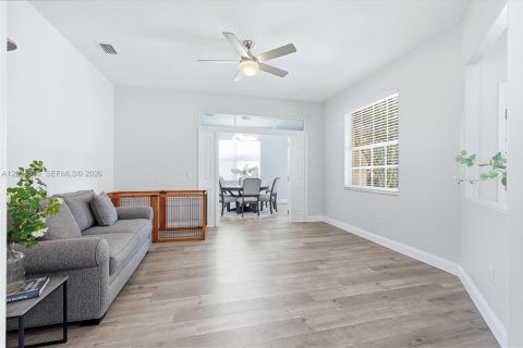 Casa en venta en Sarasota, Florida, 5 dormitorios, 363.43 m2 № 2069727 - foto 6