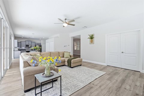 Casa en venta en Sarasota, Florida, 5 dormitorios, 363.43 m2 № 2069727 - foto 14