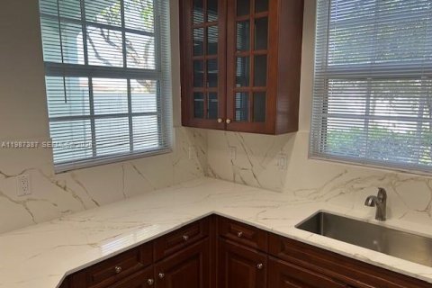 Townhouse in Juno Beach, Florida 3 bedrooms, 171.03 sq.m. № 2048925 - photo 17