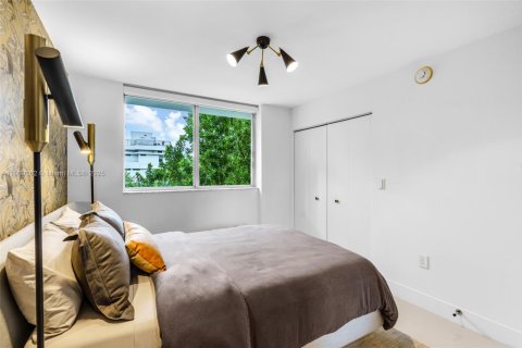 Condominio en venta en Bay Harbor Islands, Florida, 3 dormitorios, 127.83 m2 № 1965144 - foto 17