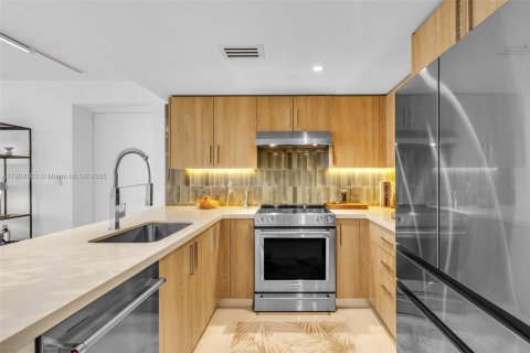 Condominio en venta en Bay Harbor Islands, Florida, 3 dormitorios, 127.83 m2 № 1965144 - foto 11