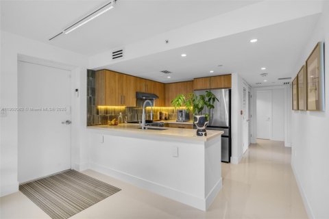 Condominio en venta en Bay Harbor Islands, Florida, 3 dormitorios, 127.83 m2 № 1965144 - foto 10