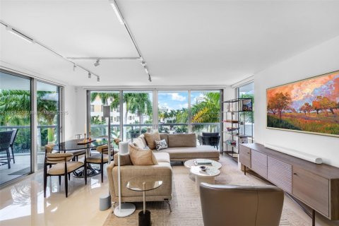 Condominio en venta en Bay Harbor Islands, Florida, 3 dormitorios, 127.83 m2 № 1965144 - foto 1