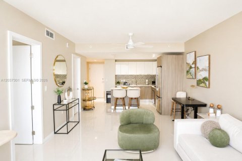 Copropriété à louer à Doral, Floride: 1 chambre, 71.44 m2 № 2154219 - photo 2