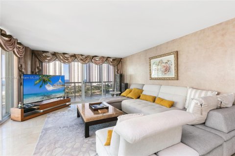 Copropriété à vendre à Sunny Isles Beach, Floride: 3 chambres, 199.18 m2 № 2061136 - photo 7