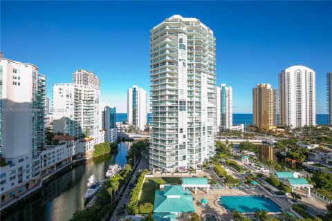 Copropriété à vendre à Sunny Isles Beach, Floride: 3 chambres, 199.18 m2 № 2061136 - photo 16